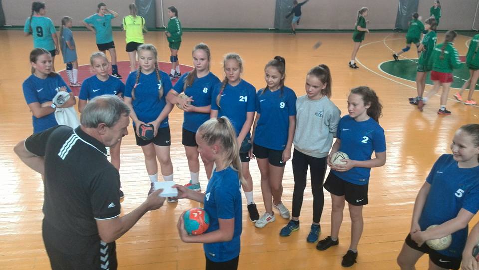 Iš Panevėžio uostamiesčio merginos grįžo su taure