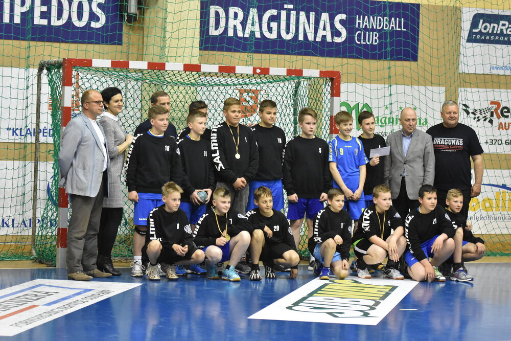 Rankinio lygos finale pagerbti ir jaunieji rankininkai