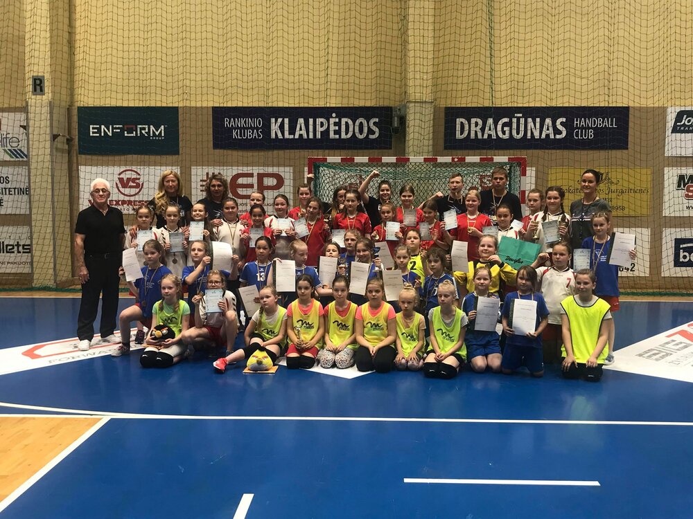 R. Avižonio mergaičių rankinio turnyre - klaipėdiečių sėkmė