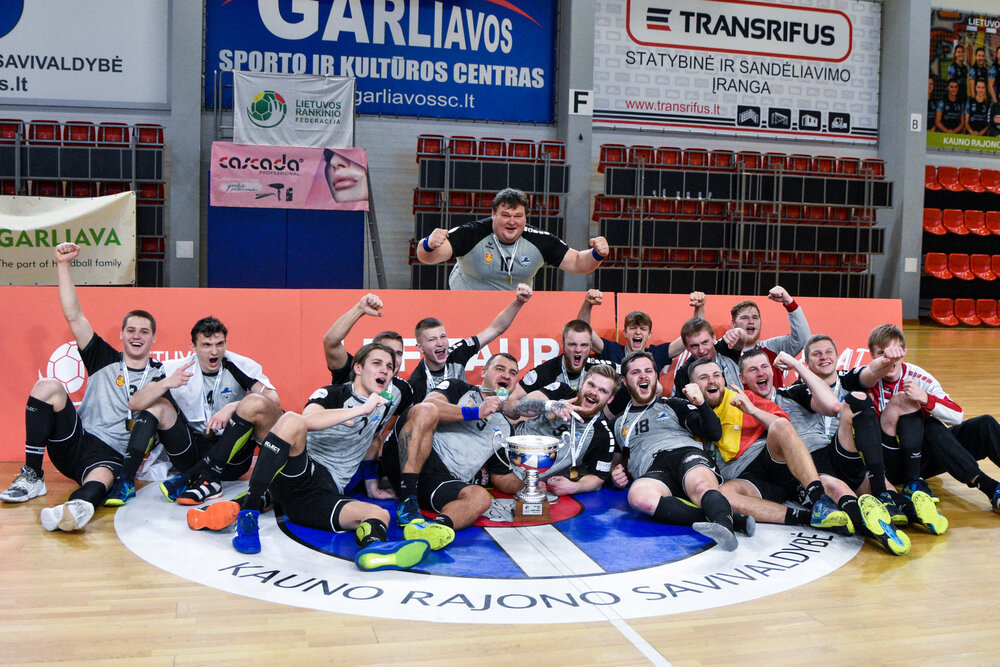 LRF taurė - "Dragūno" rankose