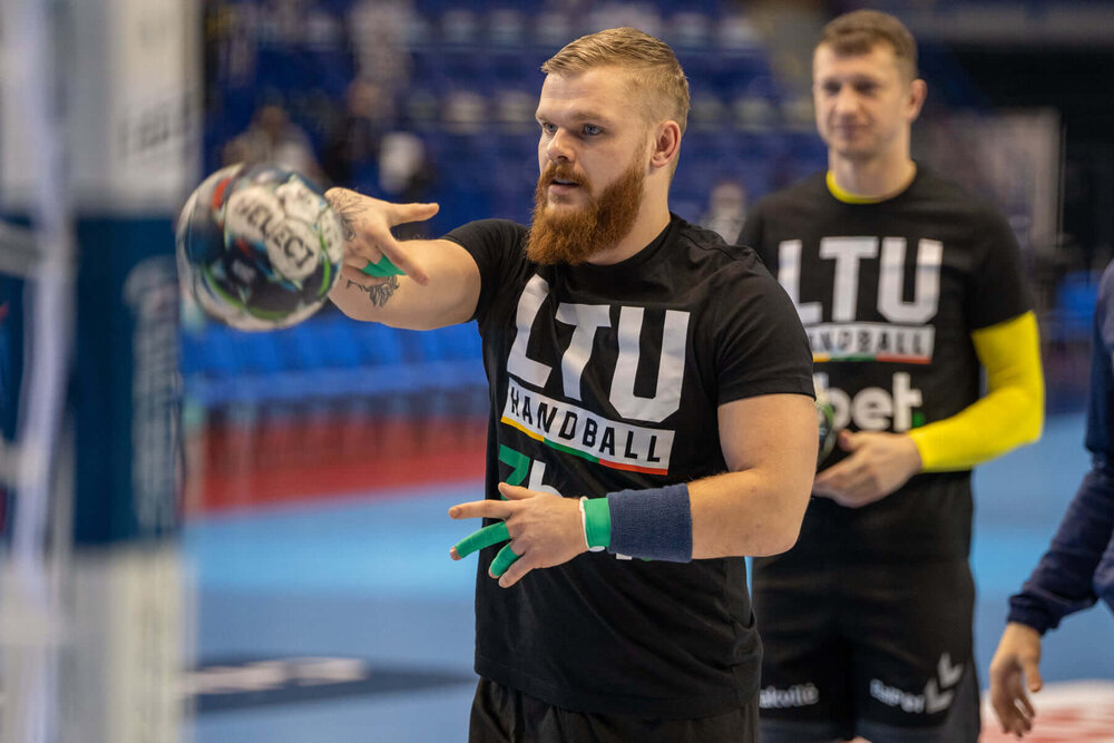 Šalia karo veiksmų buvęs Deividas Virbauskas sugrįžo į Lietuvą